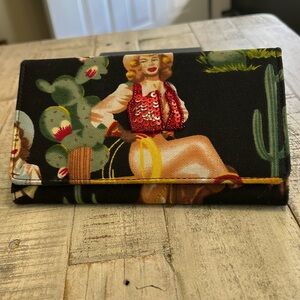 WESTERN RETRO COWGIRL ROCKABILLY PIN UP BLACK WITH WESTERN THEME WALLET